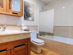 baño apartamento esmeralda javea